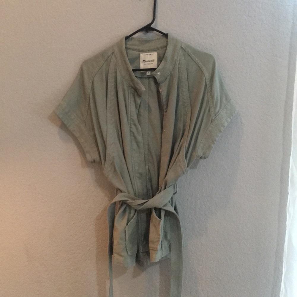 Madewell vest with tie belt !